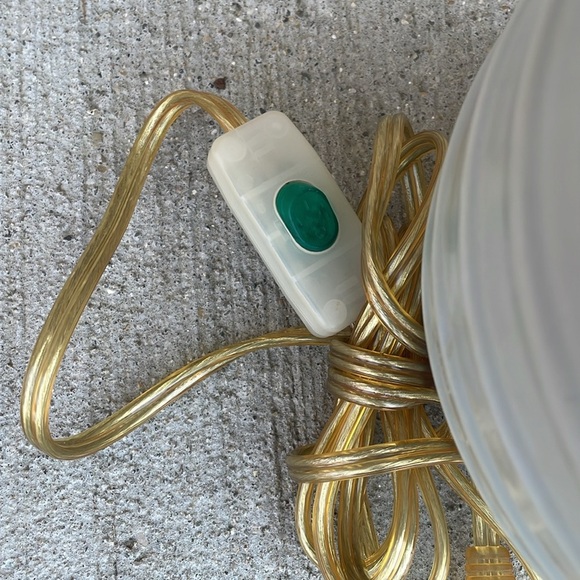 Yankee Candle Scenterpiece Wax Warmer with Timer Grey Ribbed Plug In - Picture 3 of 5